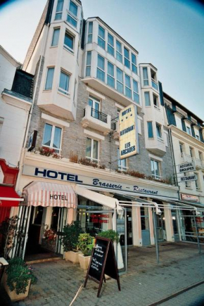 Гостиница Hotel Les Arcades  Сен-Каст-Ле-Гильдо
